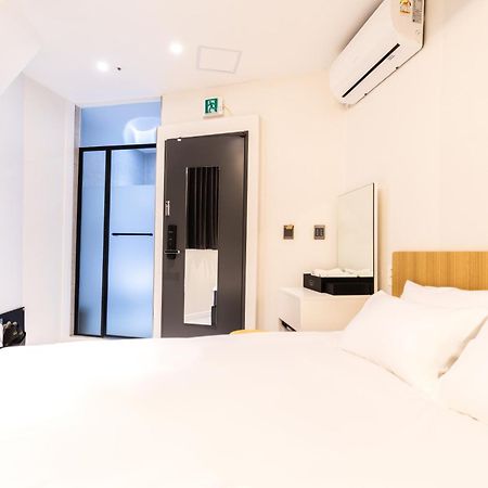 U Stay Myeongdong Сеул Экстерьер фото