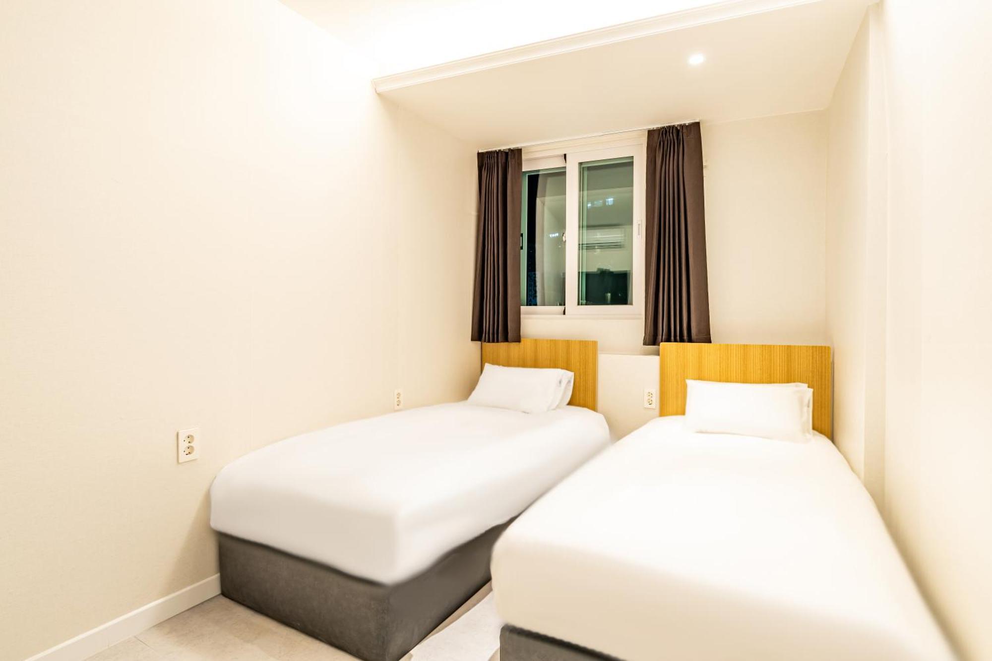 U Stay Myeongdong Сеул Экстерьер фото