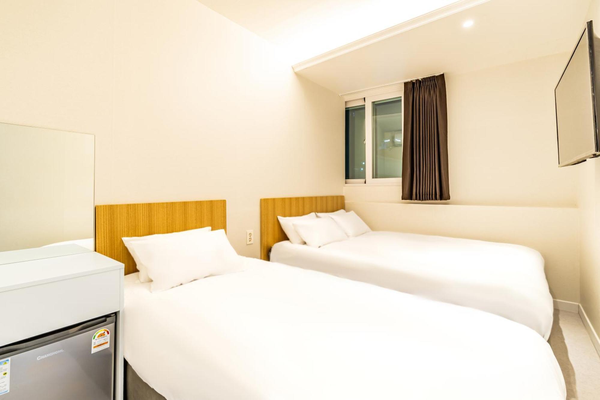U Stay Myeongdong Сеул Экстерьер фото