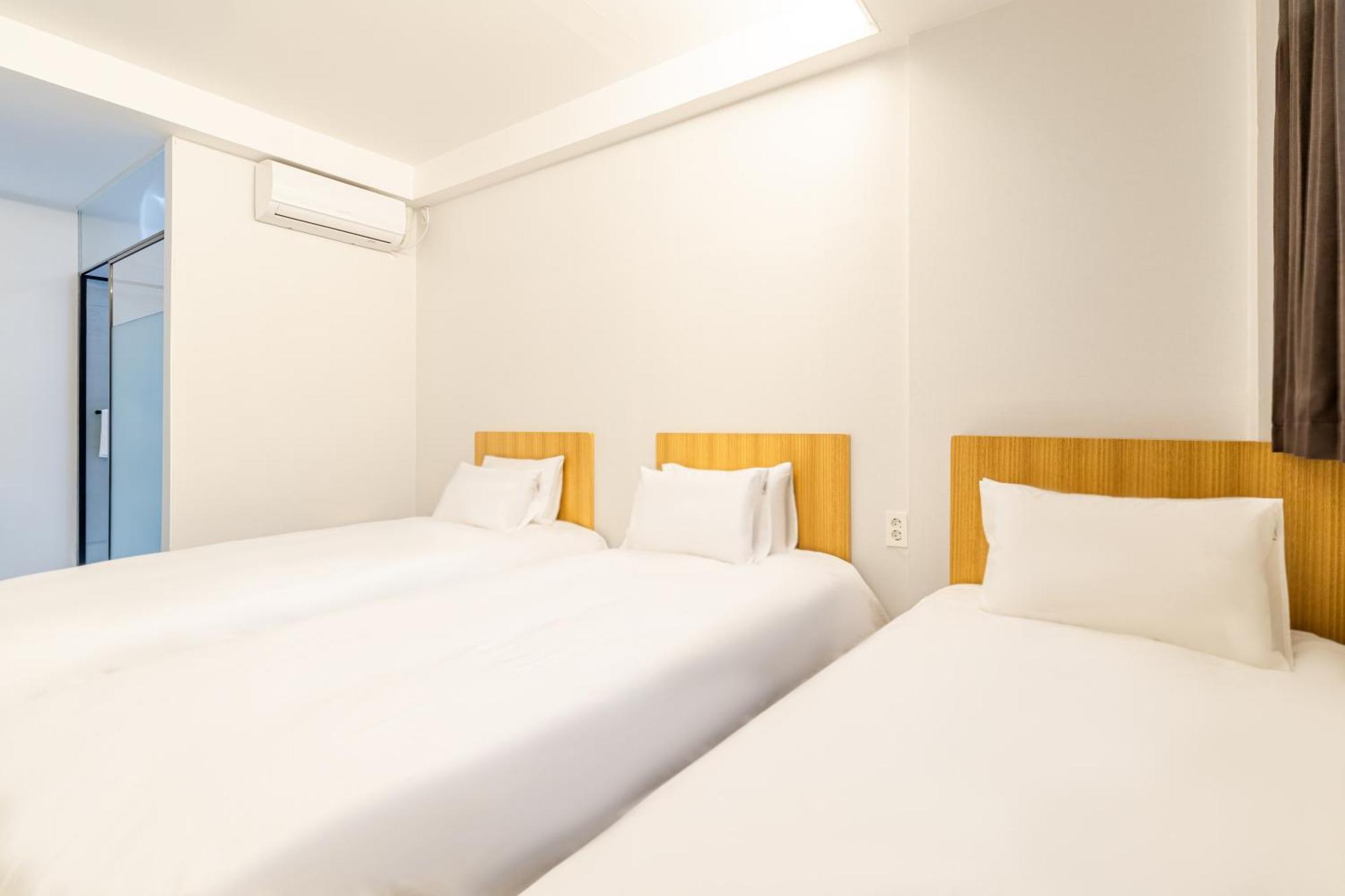 U Stay Myeongdong Сеул Экстерьер фото